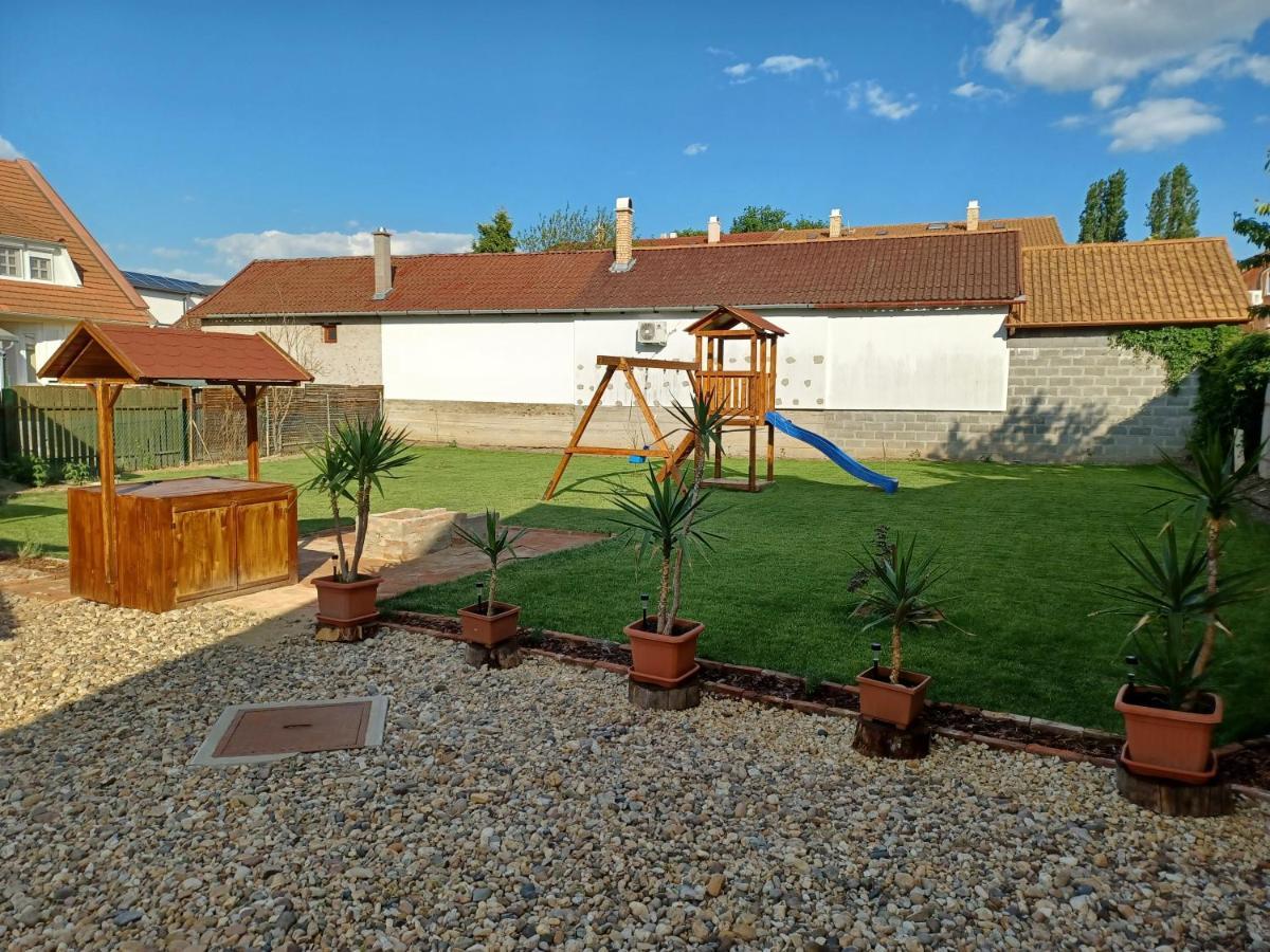 Apartament Junior Apartman Gyula Zewnętrze zdjęcie